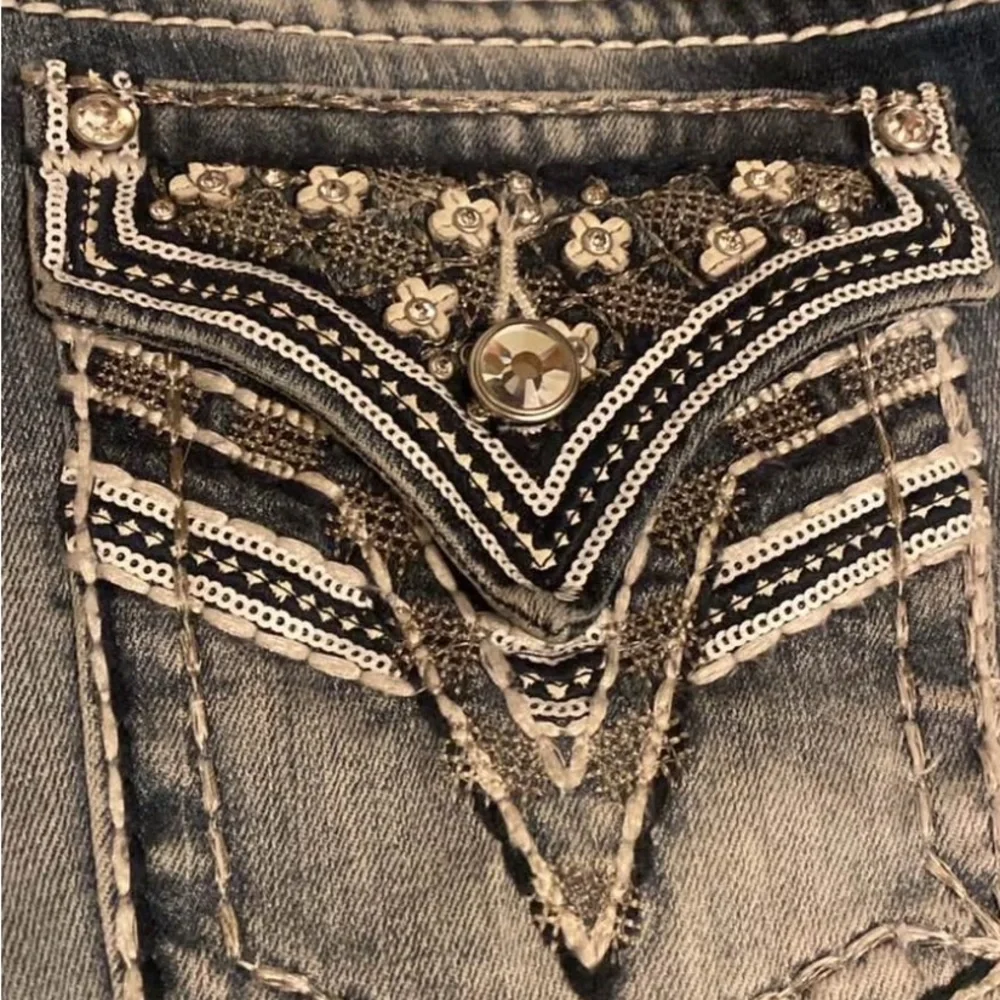Vigoss Blue Jeans with Intricate Embellishments - Picture 1 of 7